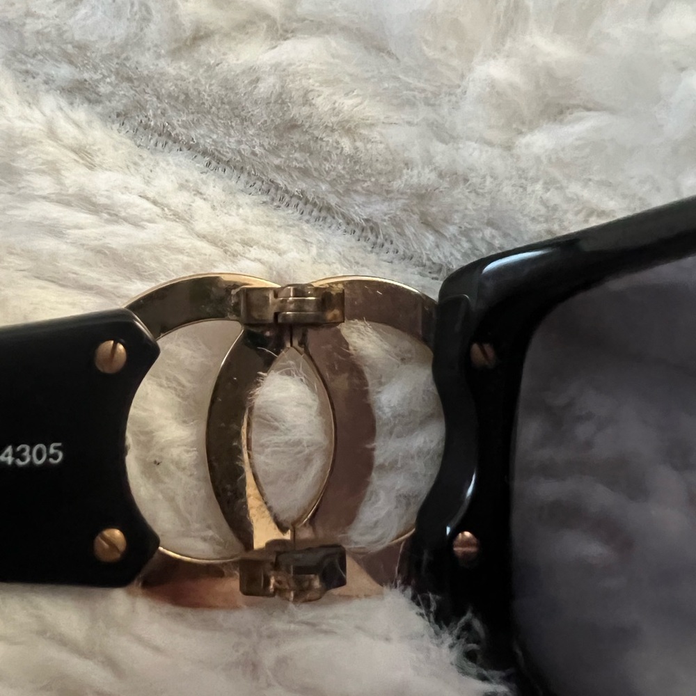 CHANEL Black Sunglasses Modern Design - Picture 12 of 13